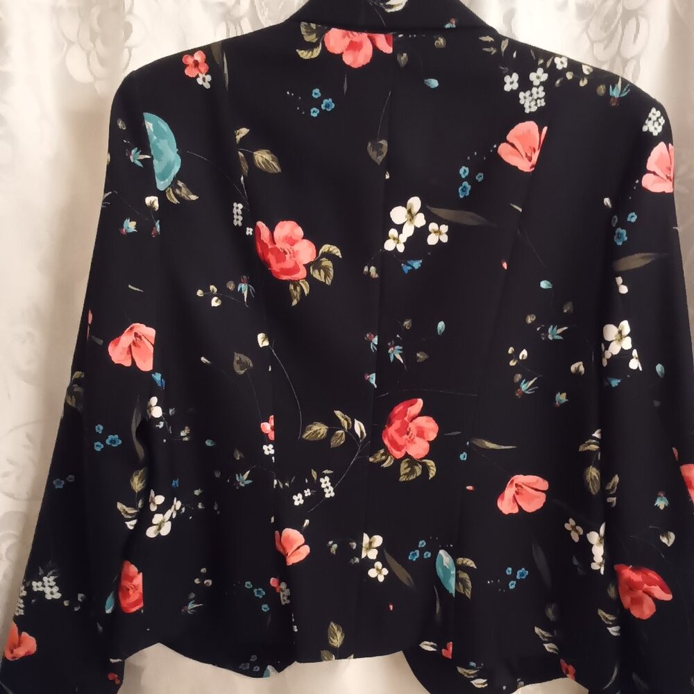 WORTHINGTON BLACK FLORAL BLAZER – SIZE 10